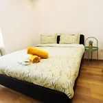 Old Town Golden Solace *