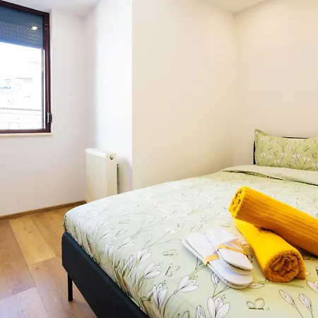 Old Town Golden Solace * 부쿠레슈티