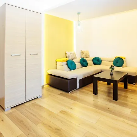 Old Town Golden Solace *