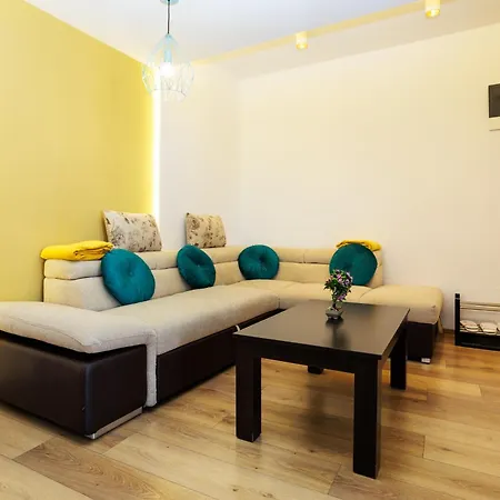 Old Town Golden Solace Apartman *