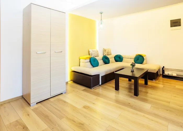 Old Town Golden Solace *