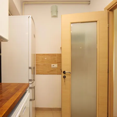 Old Town Golden Solace Apartment *