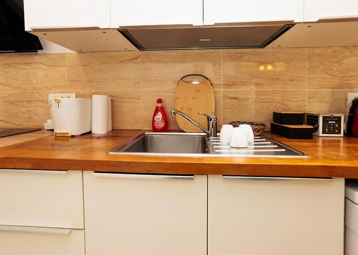 Old Town Golden Solace شقة بوخارست